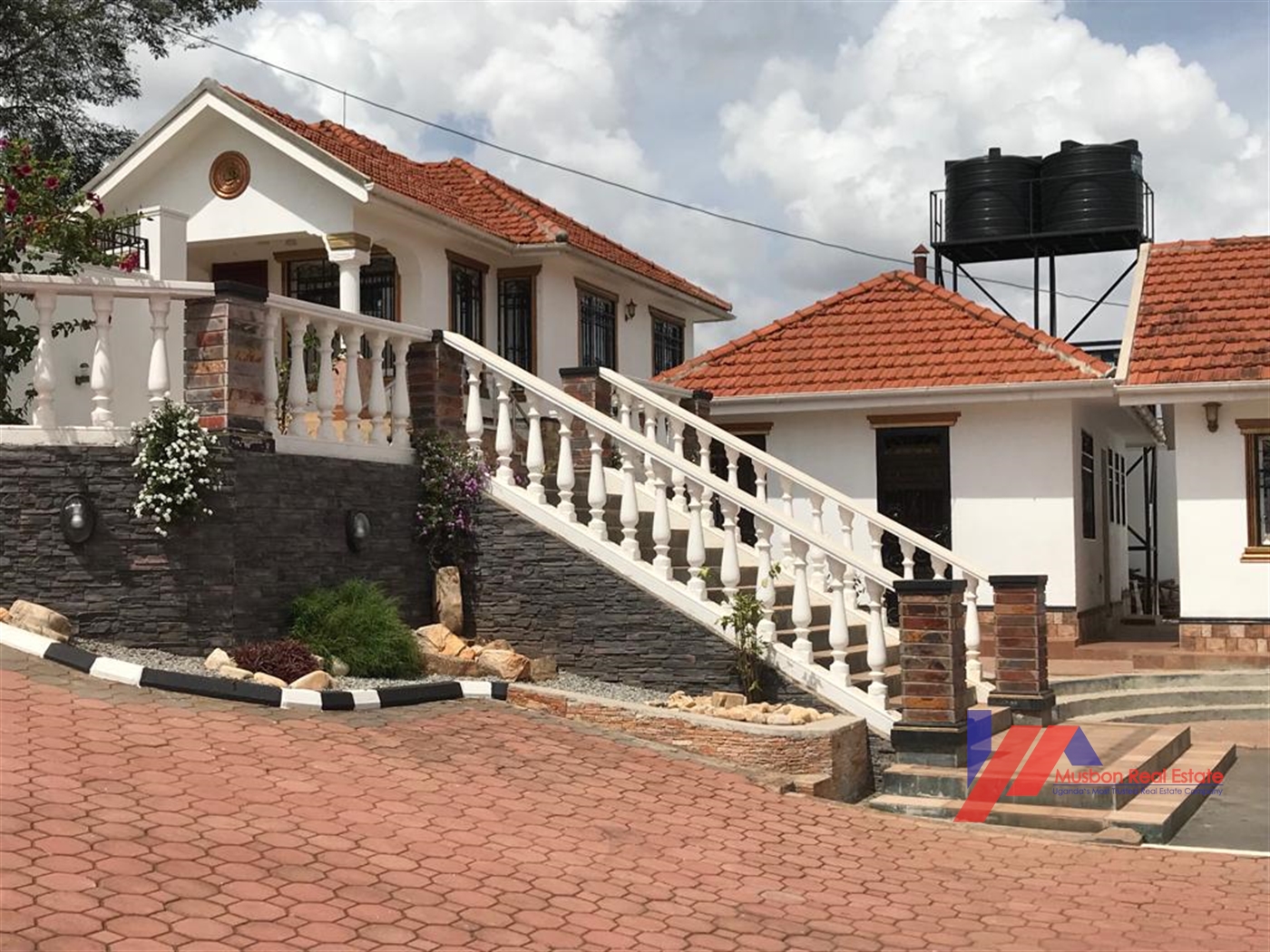 Maisonette for sale in Lubowa Kampala