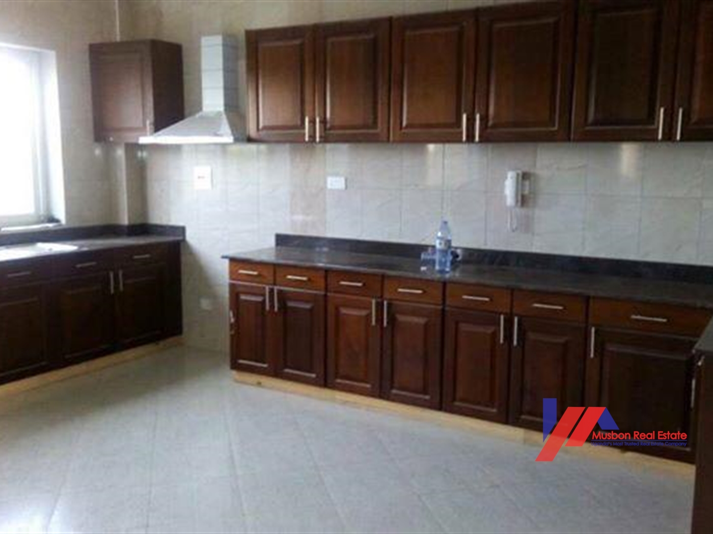 Storeyed house for rent in Bugoloobi Kampala