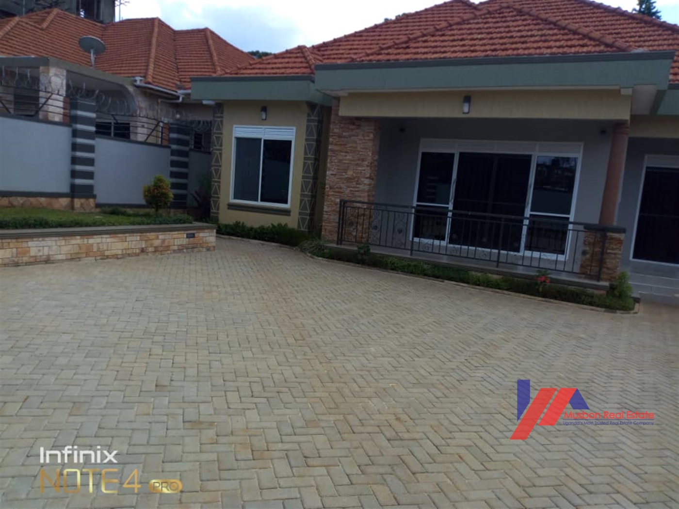 Maisonette for sale in Kitende Kampala