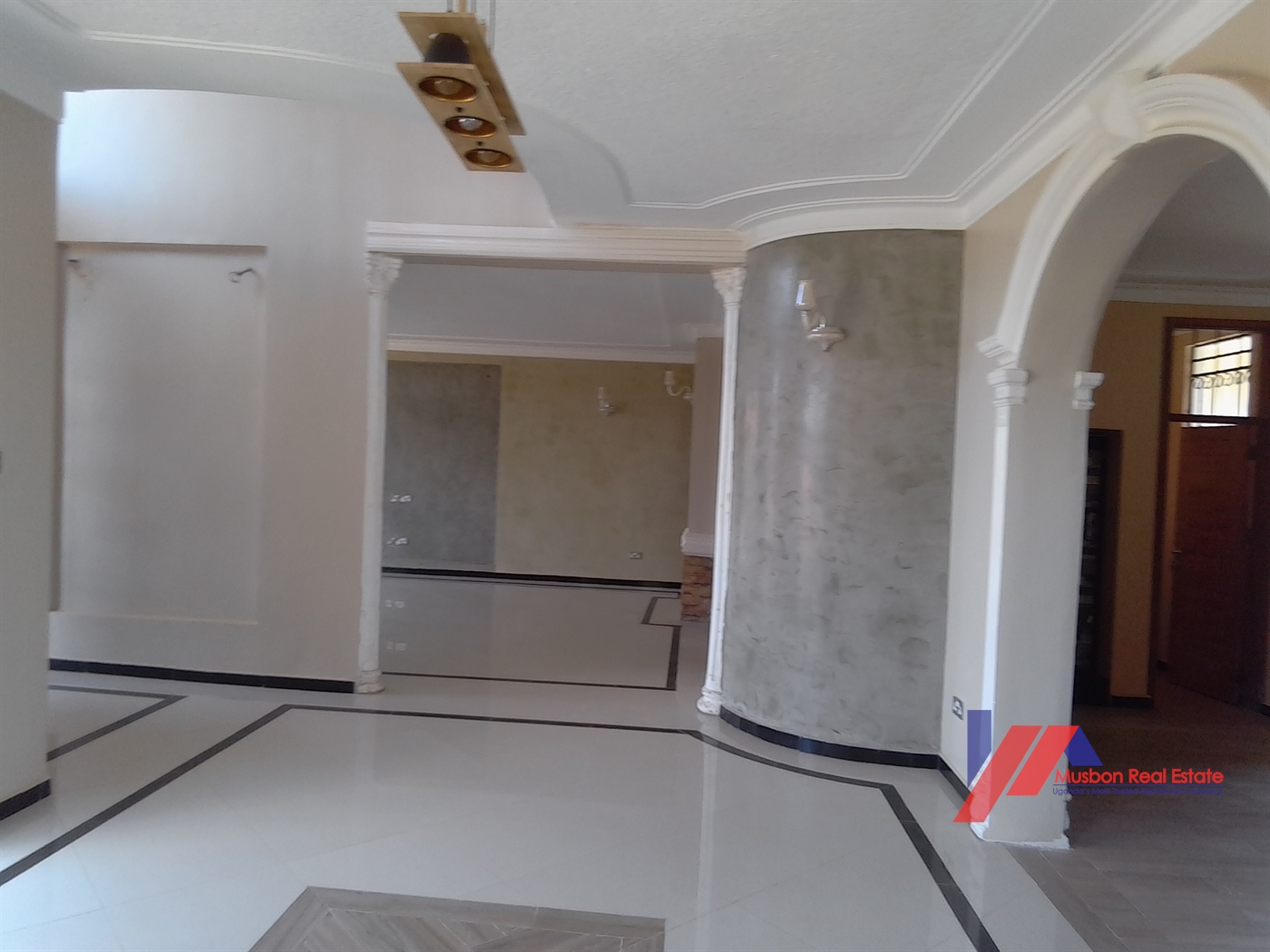 Mansion for sale in Kira Wakiso