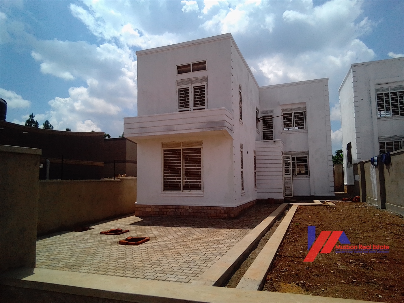 Villa for sale in Kira Wakiso