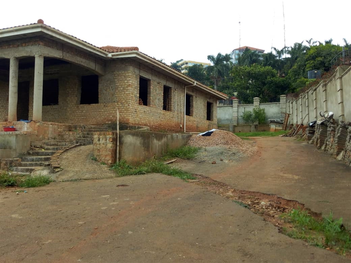 Shell House for sale in Naguru Kampala