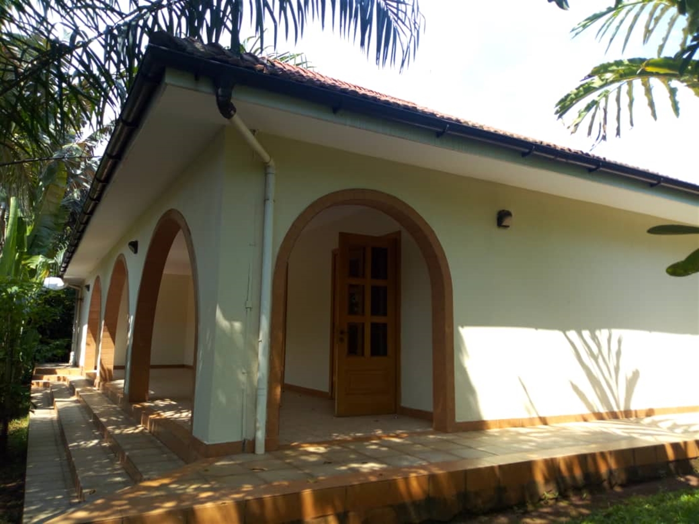 Bungalow for rent in Mbuya Kampala