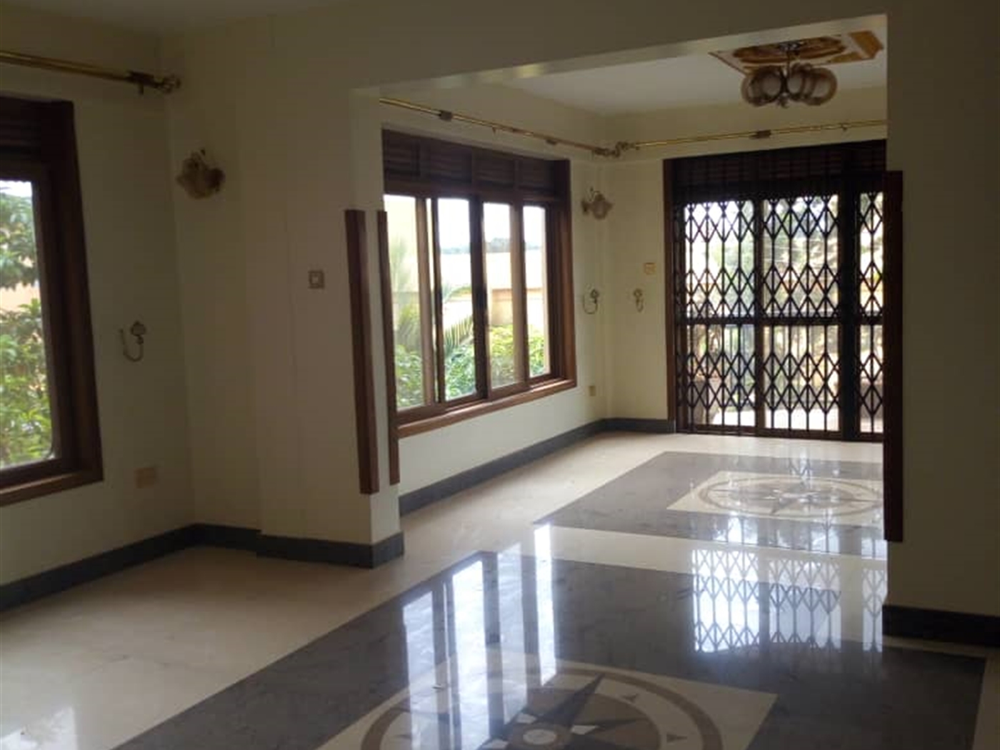 Apartment for rent in Bugoloobi Kampala