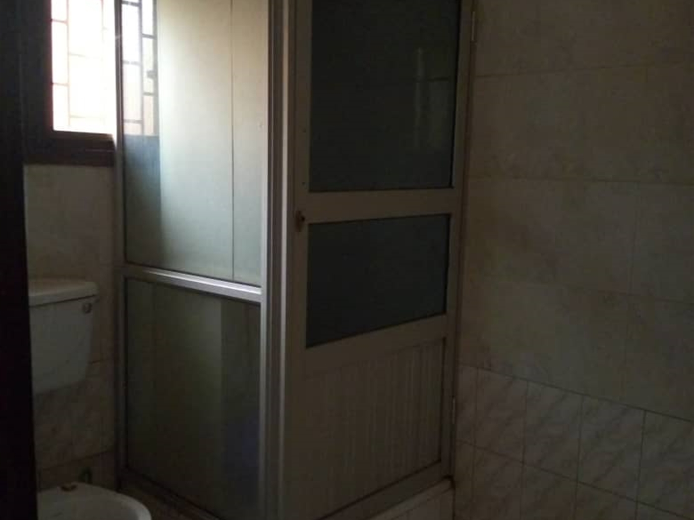 Storeyed house for rent in Bugoloobi Kampala