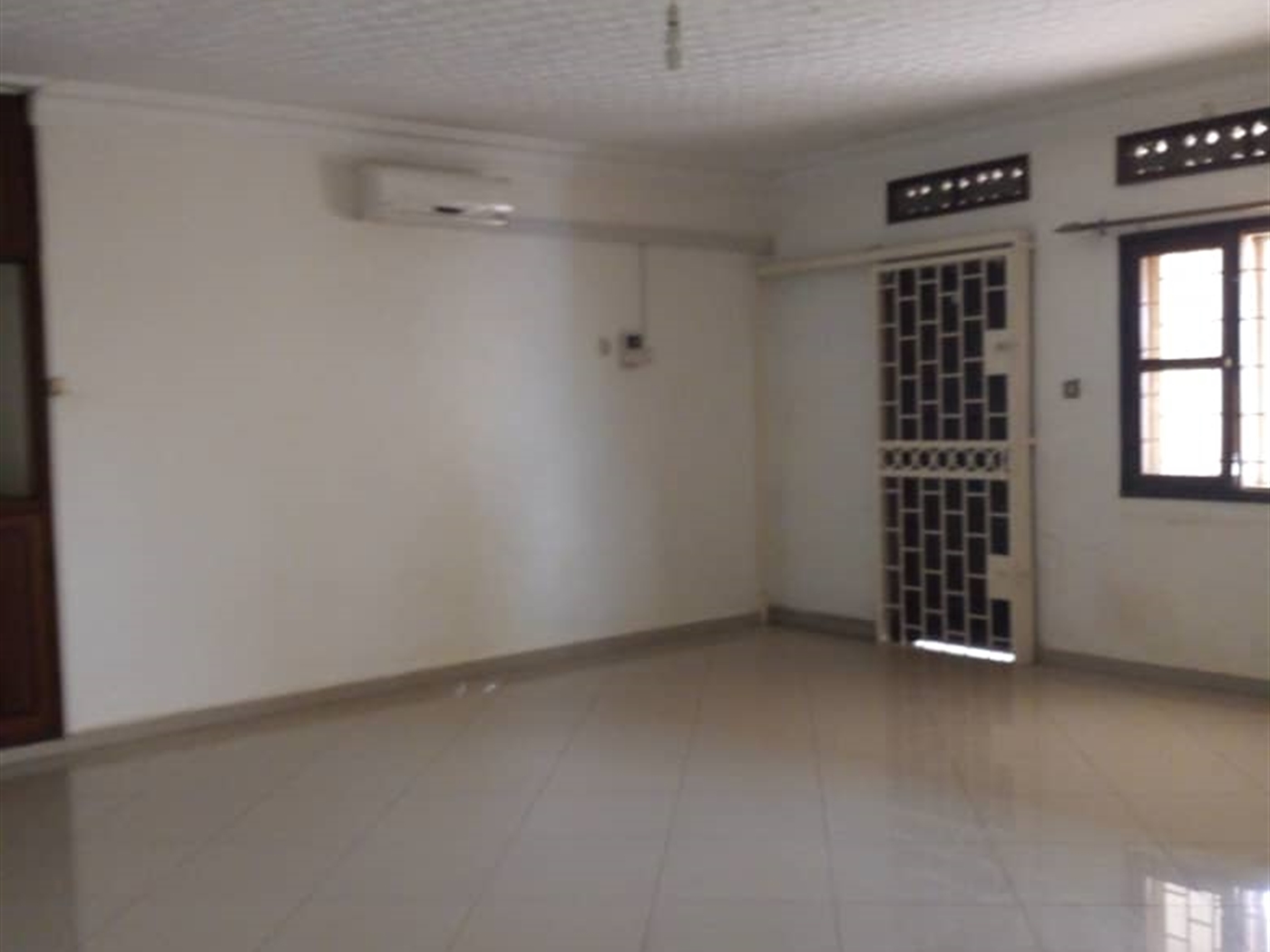 Storeyed house for rent in Bugoloobi Kampala