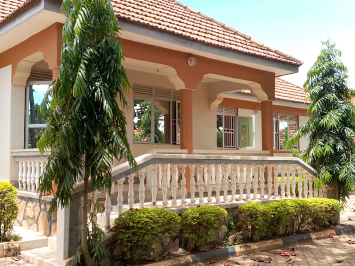 Bungalow for sale in Lweza Wakiso