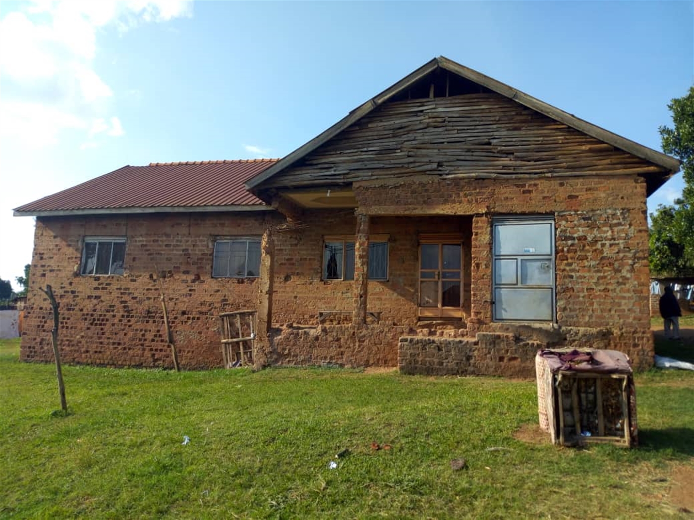 Shell House for sale in Kisaasi Kampala