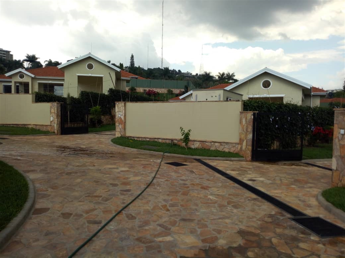 Bungalow for rent in Naguru Kampala