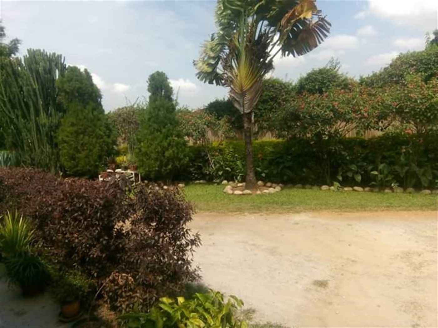 Bungalow for sale in Luzira Kampala