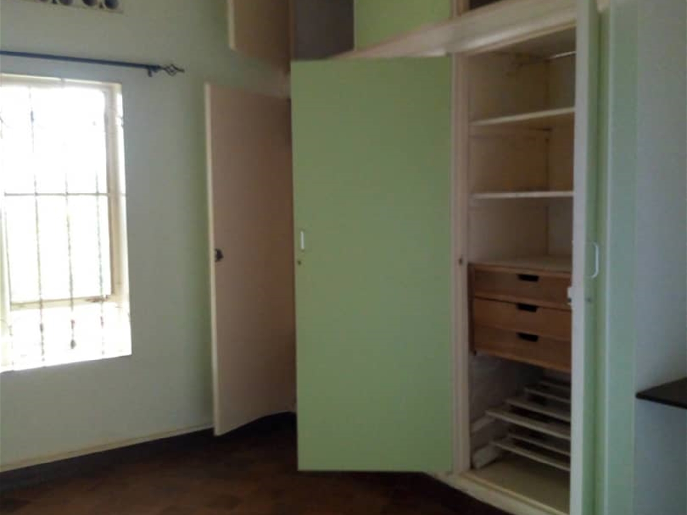 Storeyed house for rent in Mbuya Wakiso