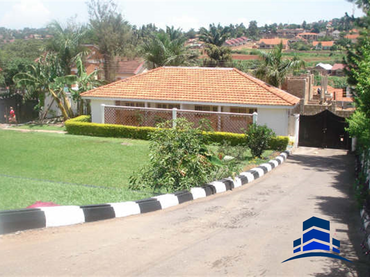 Mansion for sale in Bugoloobi Kampala