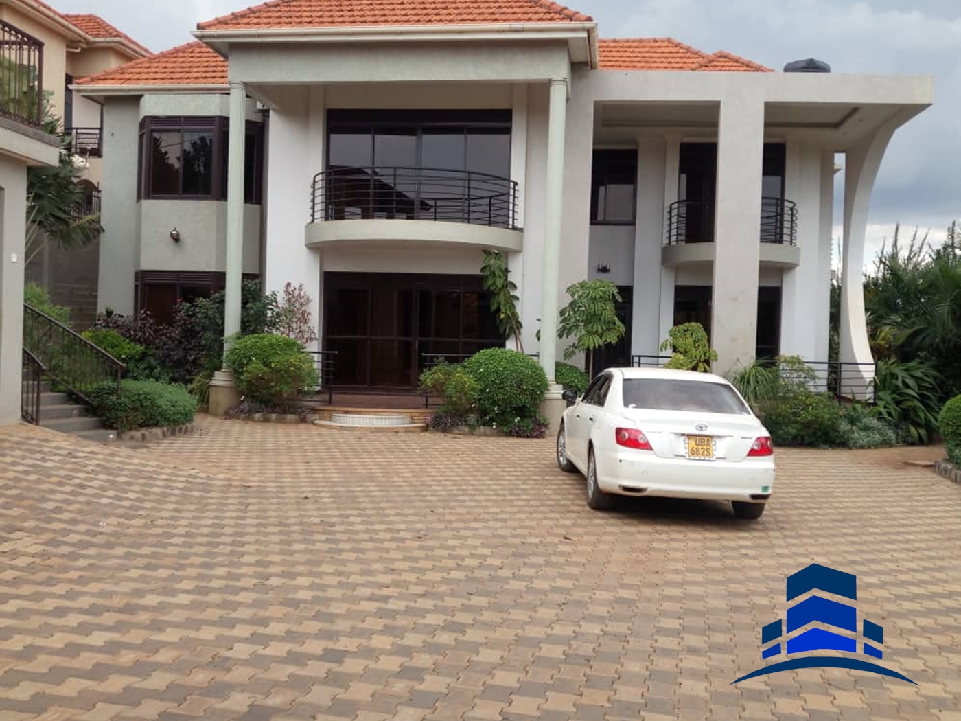 Mansion for sale in Buziga Wakiso