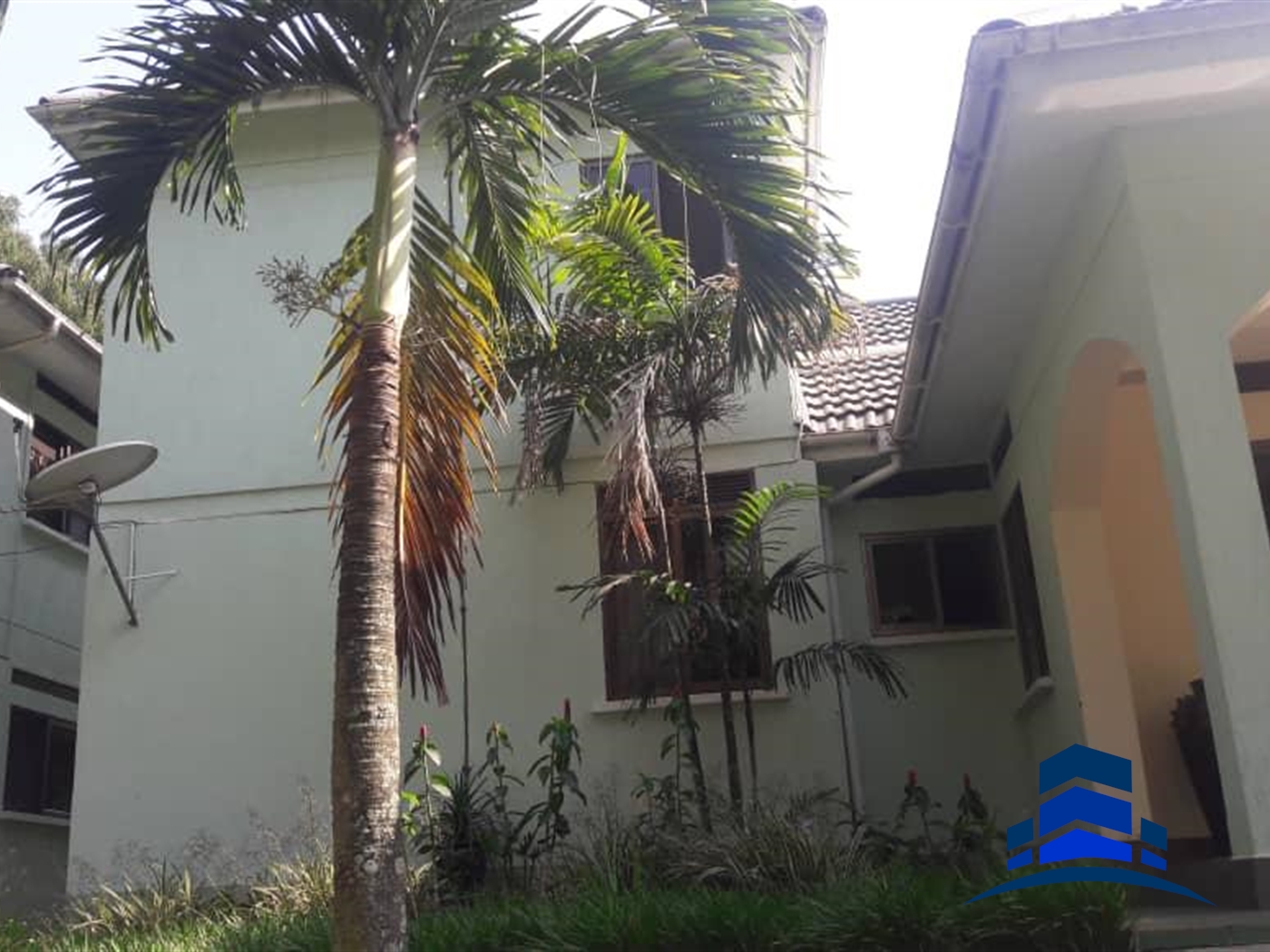 Duplex for sale in Bugoloobi Kampala