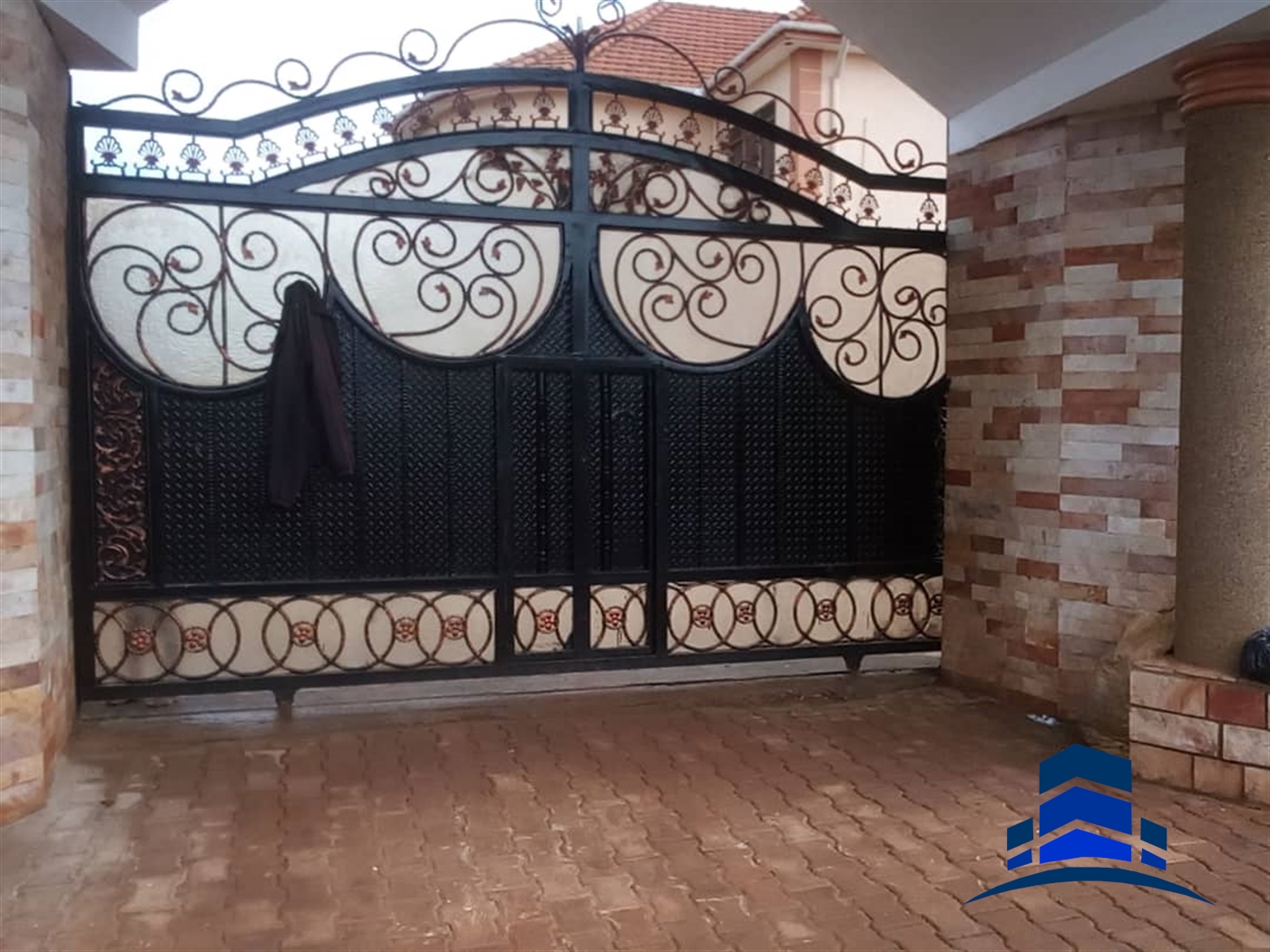 Mansion for sale in Bweya Wakiso