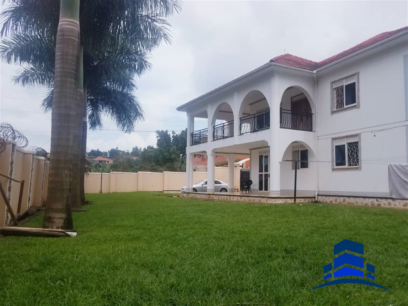 Mansion for sale in Kira Wakiso