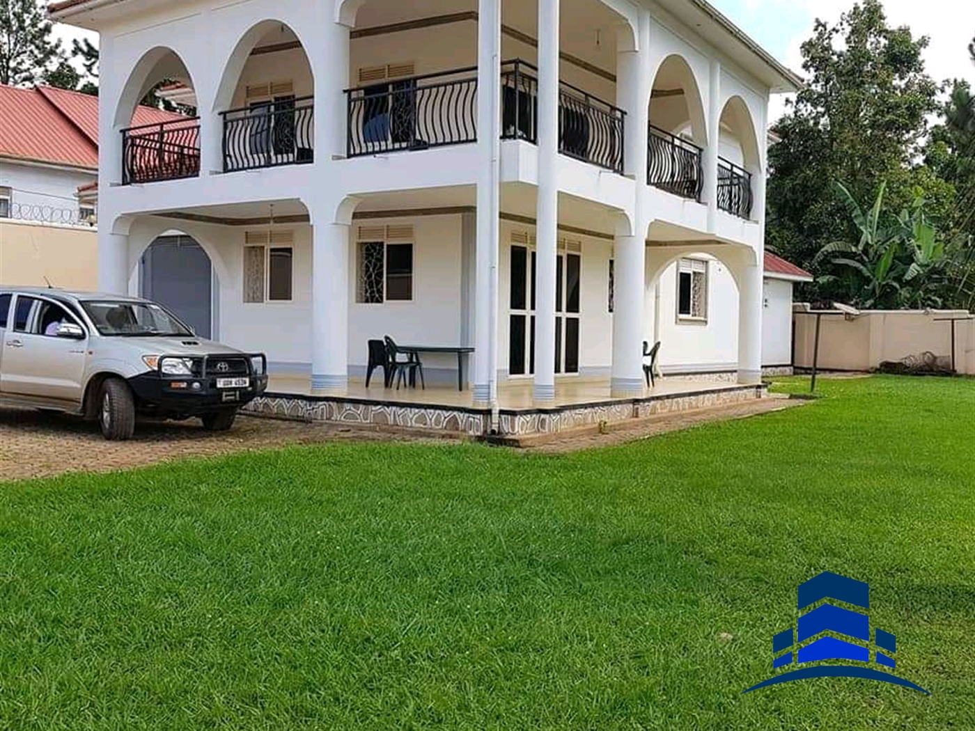 Mansion for sale in Kira Wakiso