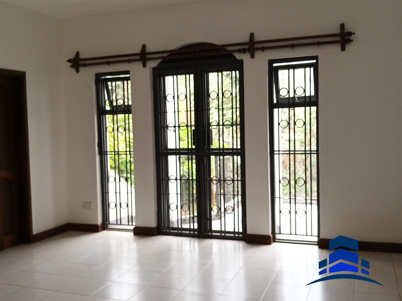 Duplex for rent in Kololo Kampala