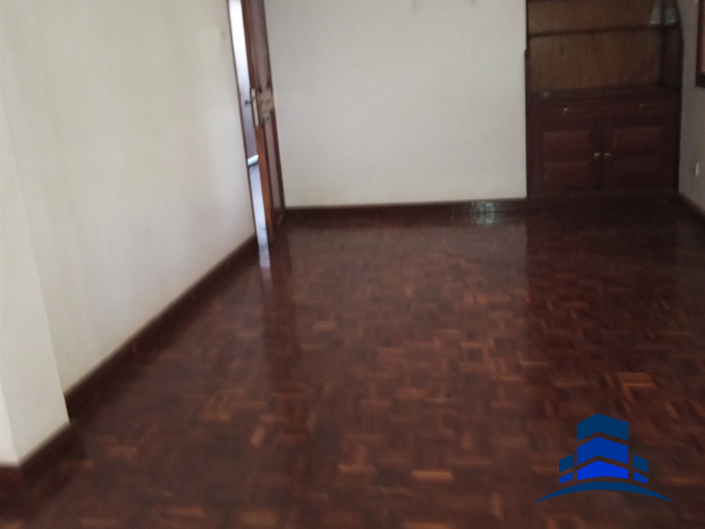 Duplex for rent in Kololo Kampala