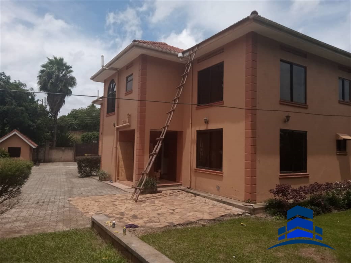 Mansion for rent in Munyonyo Kampala