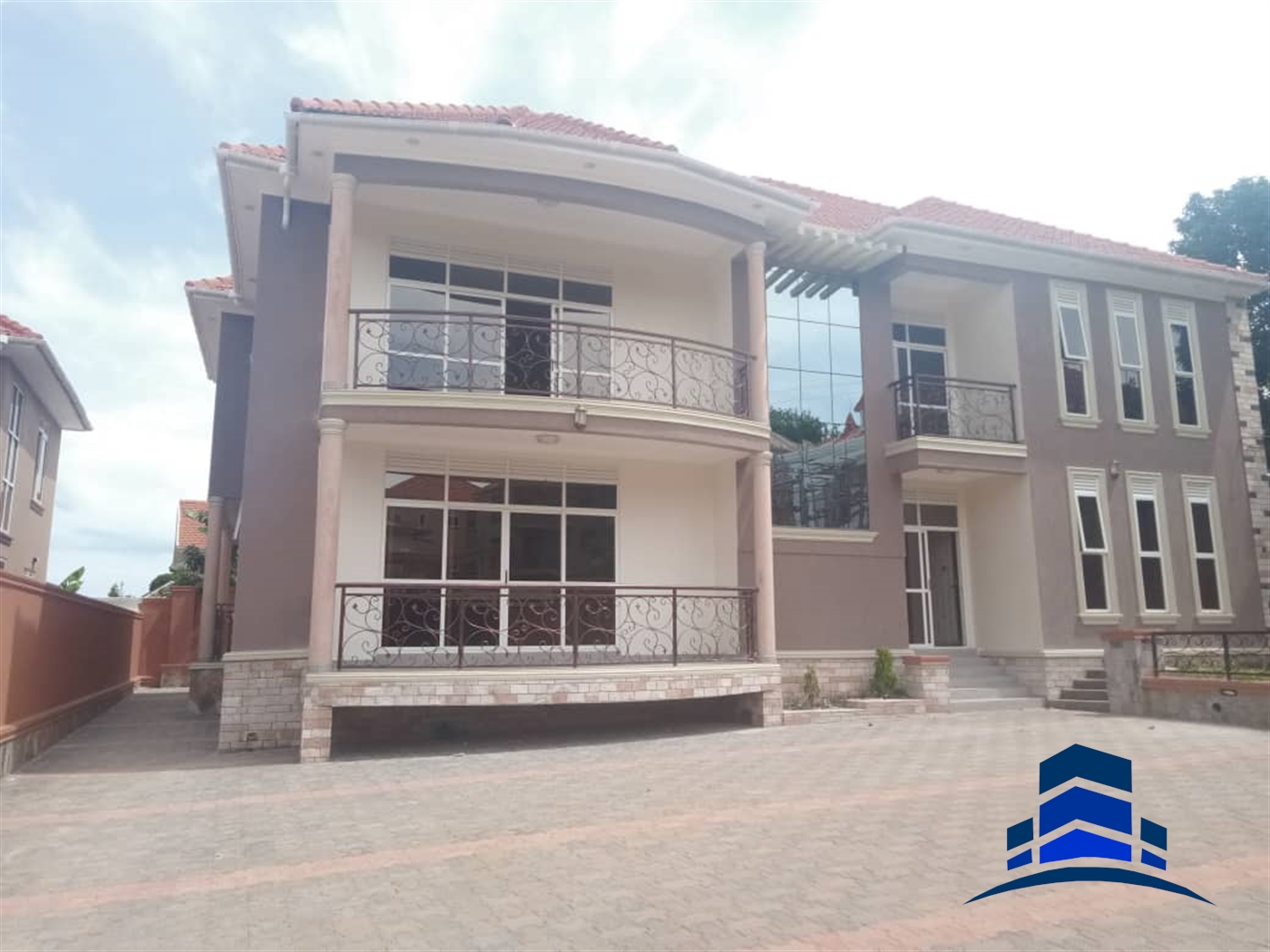 Mansion for sale in Munyonyo Kampala