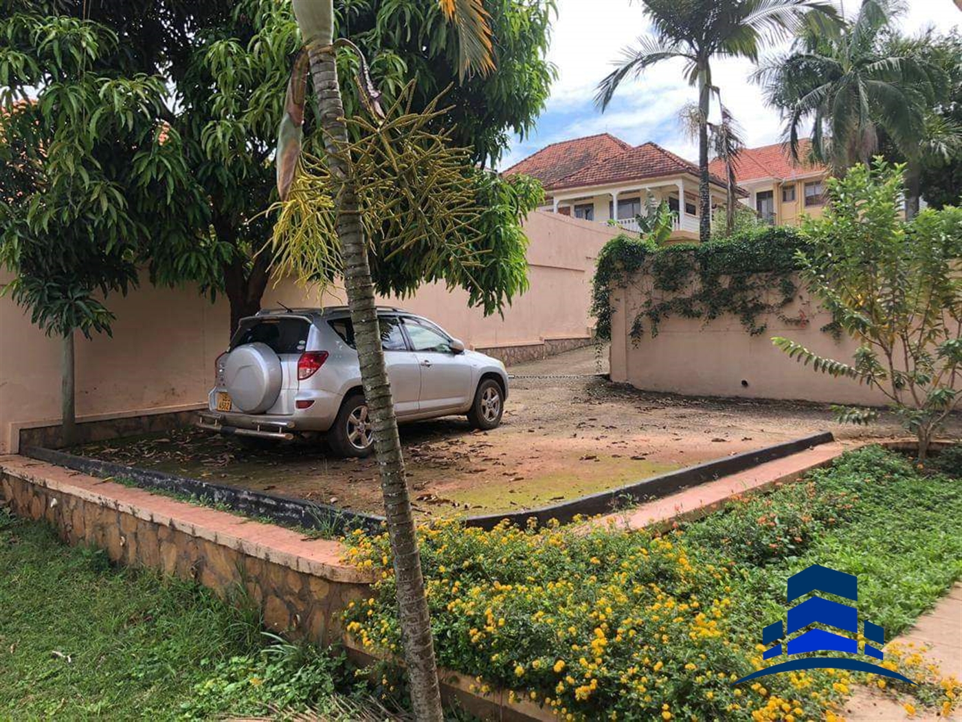 Mansion for rent in Muyenga Kampala