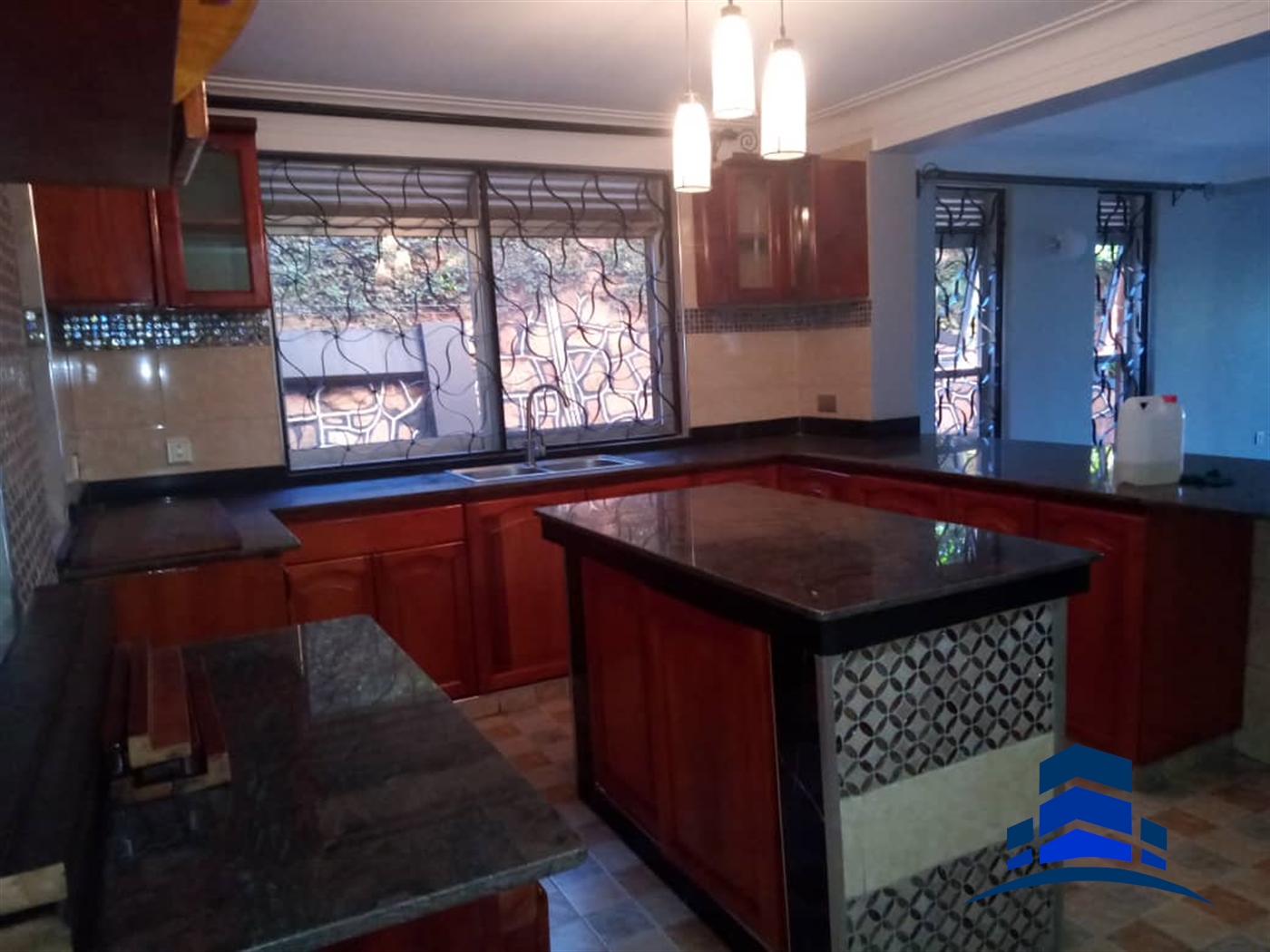 Duplex for rent in Munyonyo Kampala