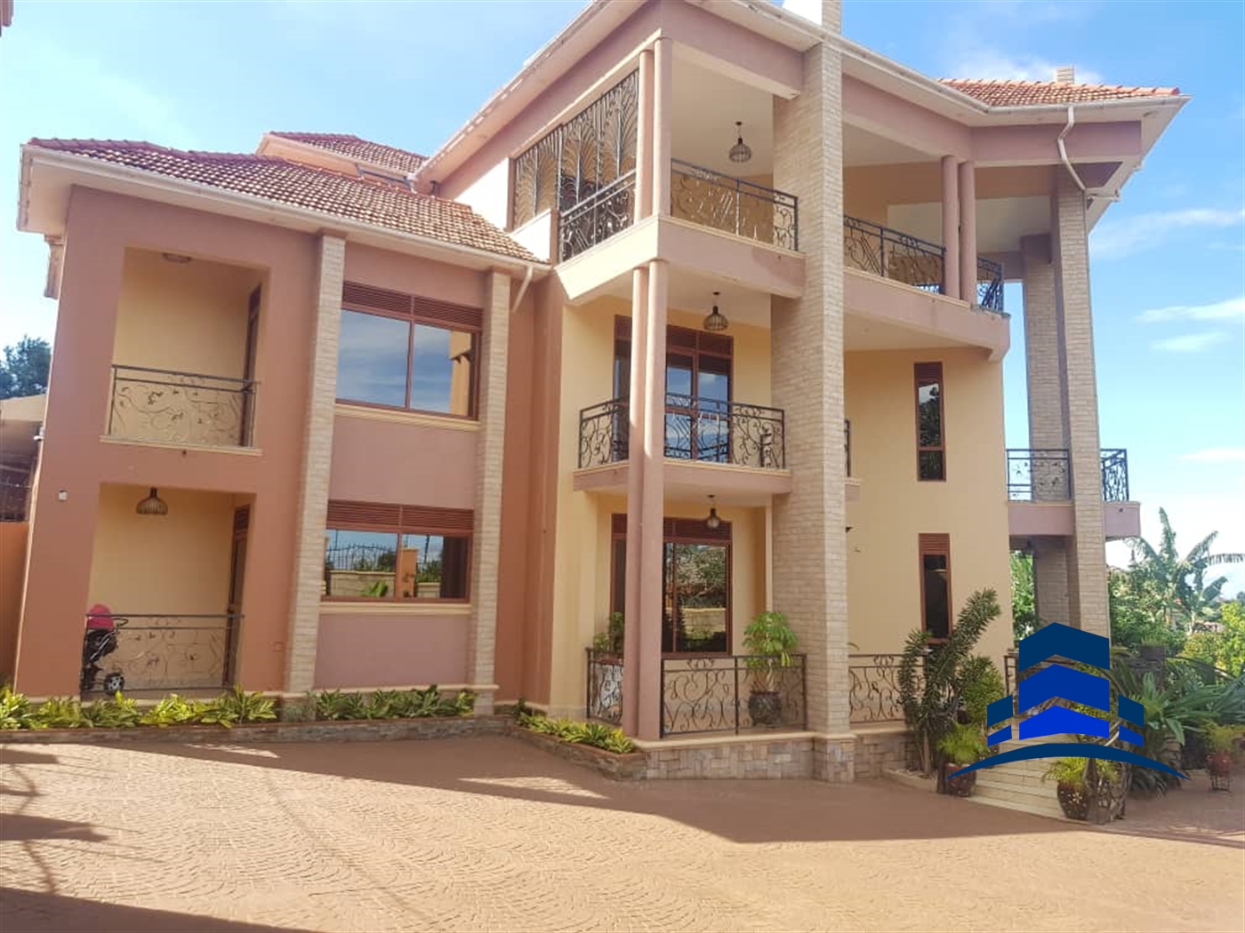 Mansion for sale in Munyonyo Kampala