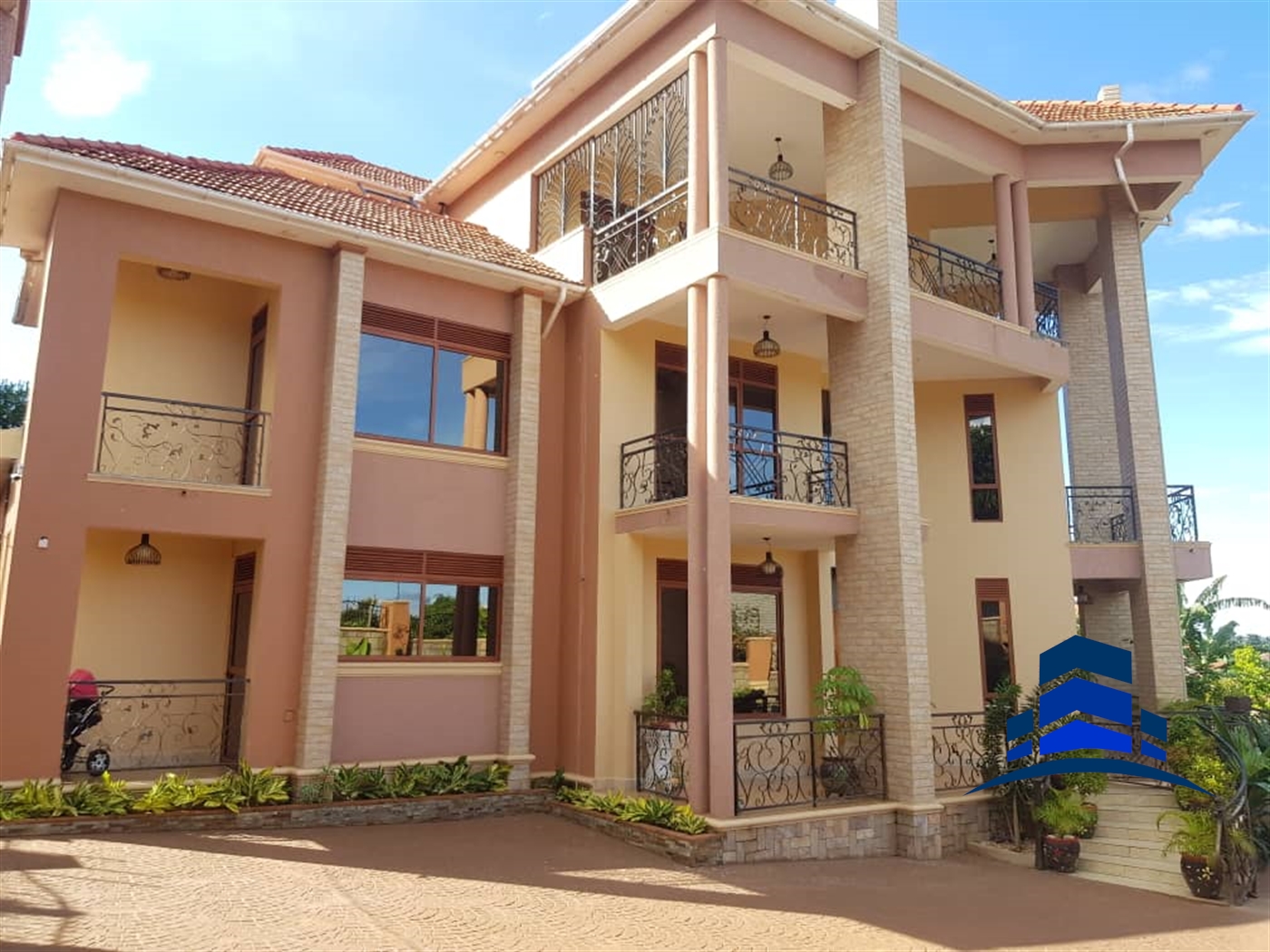 Mansion for sale in Munyonyo Kampala