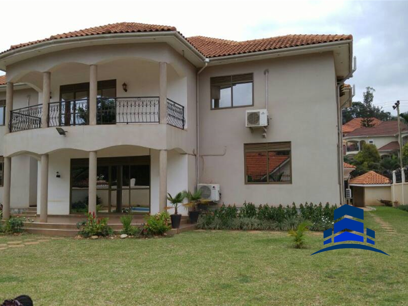 Duplex for sale in Naguru Kampala