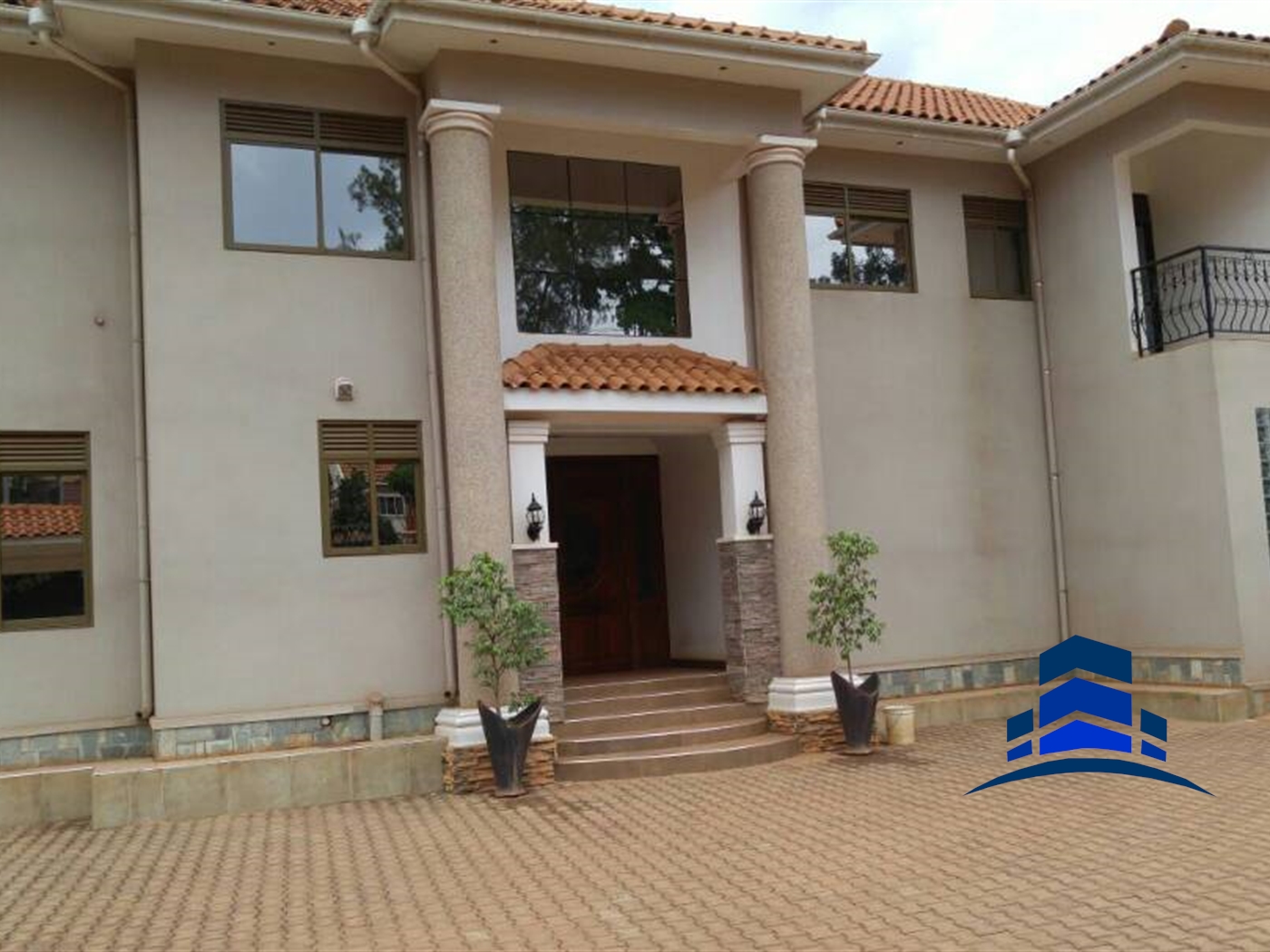 Duplex for sale in Naguru Kampala