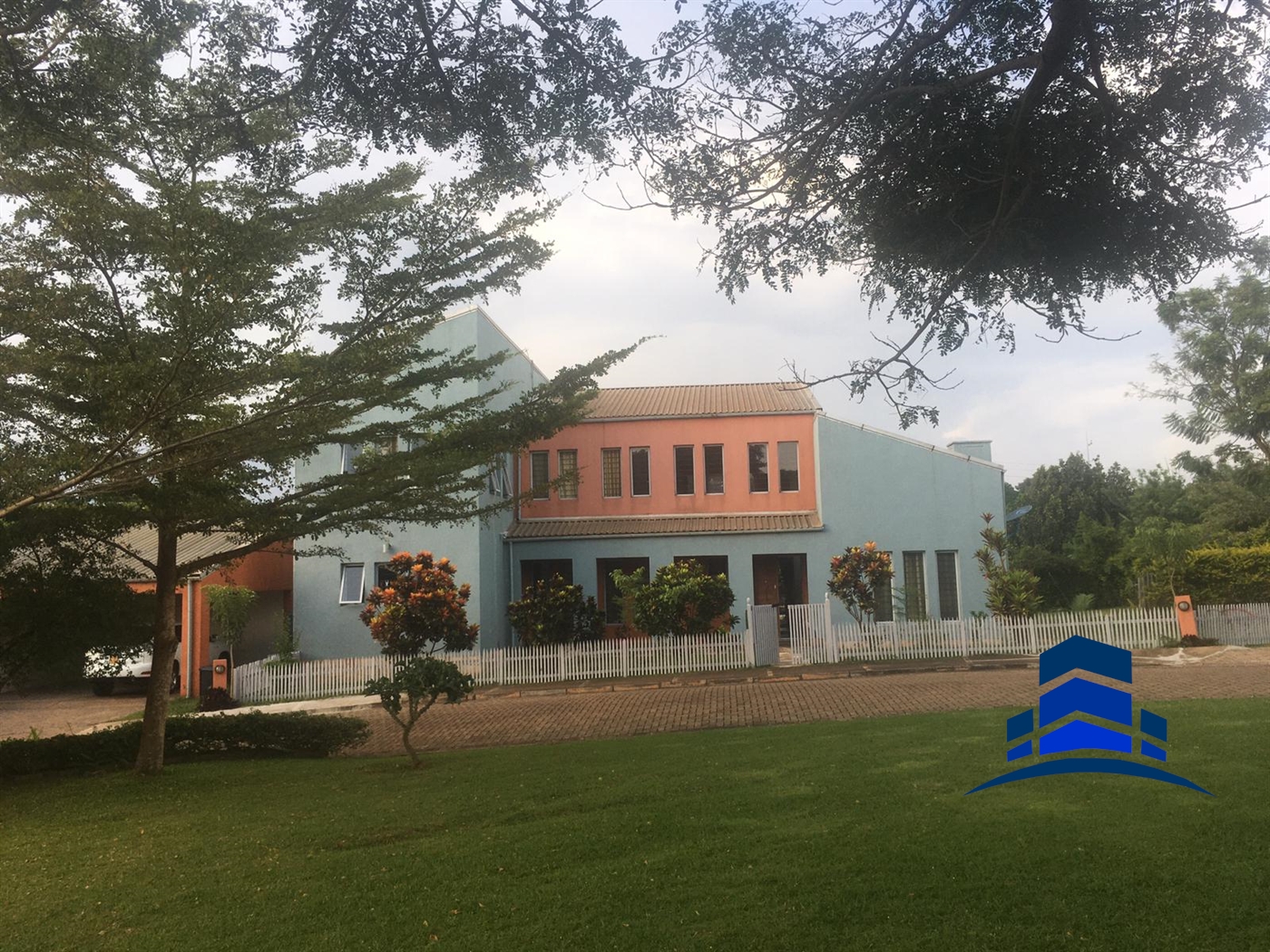 Mansion for rent in Lubowa Wakiso