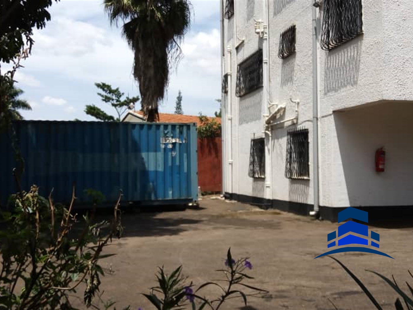 Duplex for rent in Bugoloobi Kampala