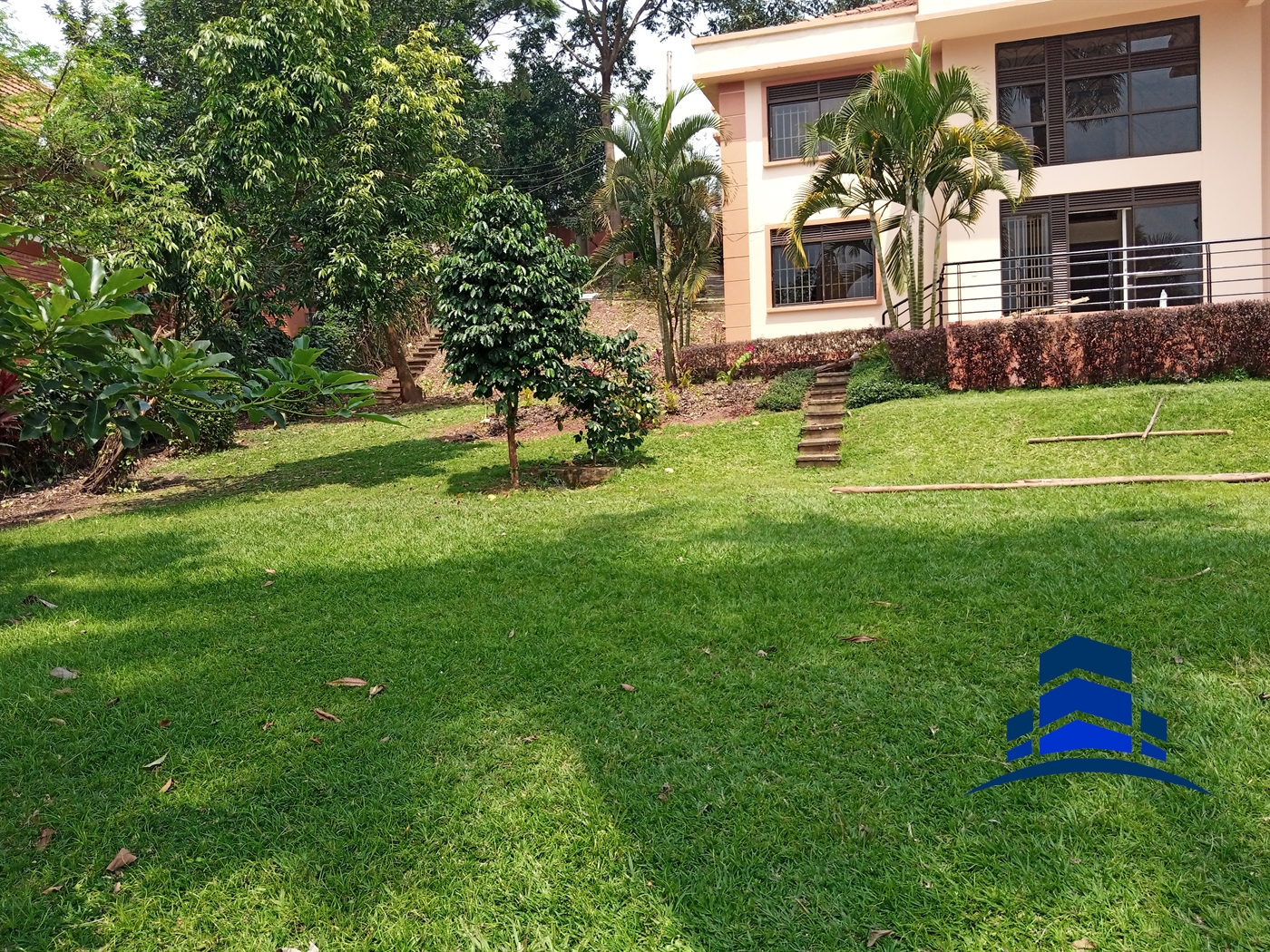 Mansion for rent in Kololo Kampala