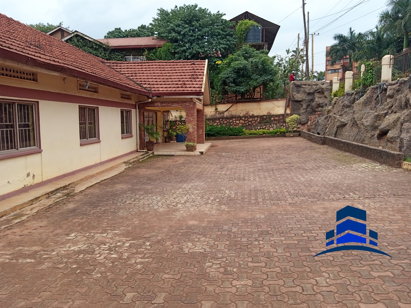 Bungalow for rent in Kamwokya Kampala