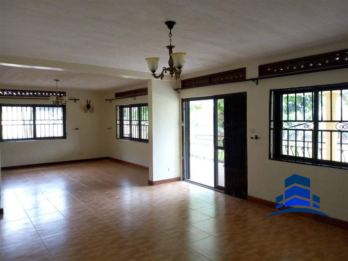 Storeyed house for rent in Bugoloobi Kampala