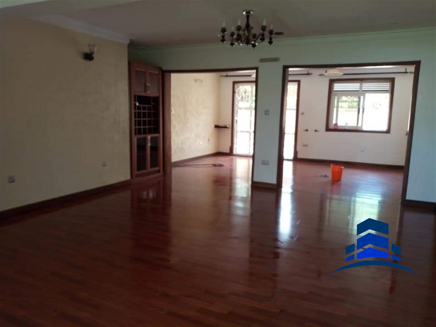 Bungalow for sale in Bugoloobi Kampala