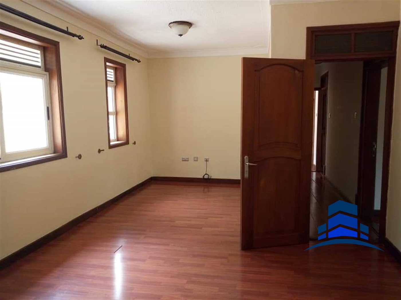 Bungalow for sale in Bugoloobi Kampala