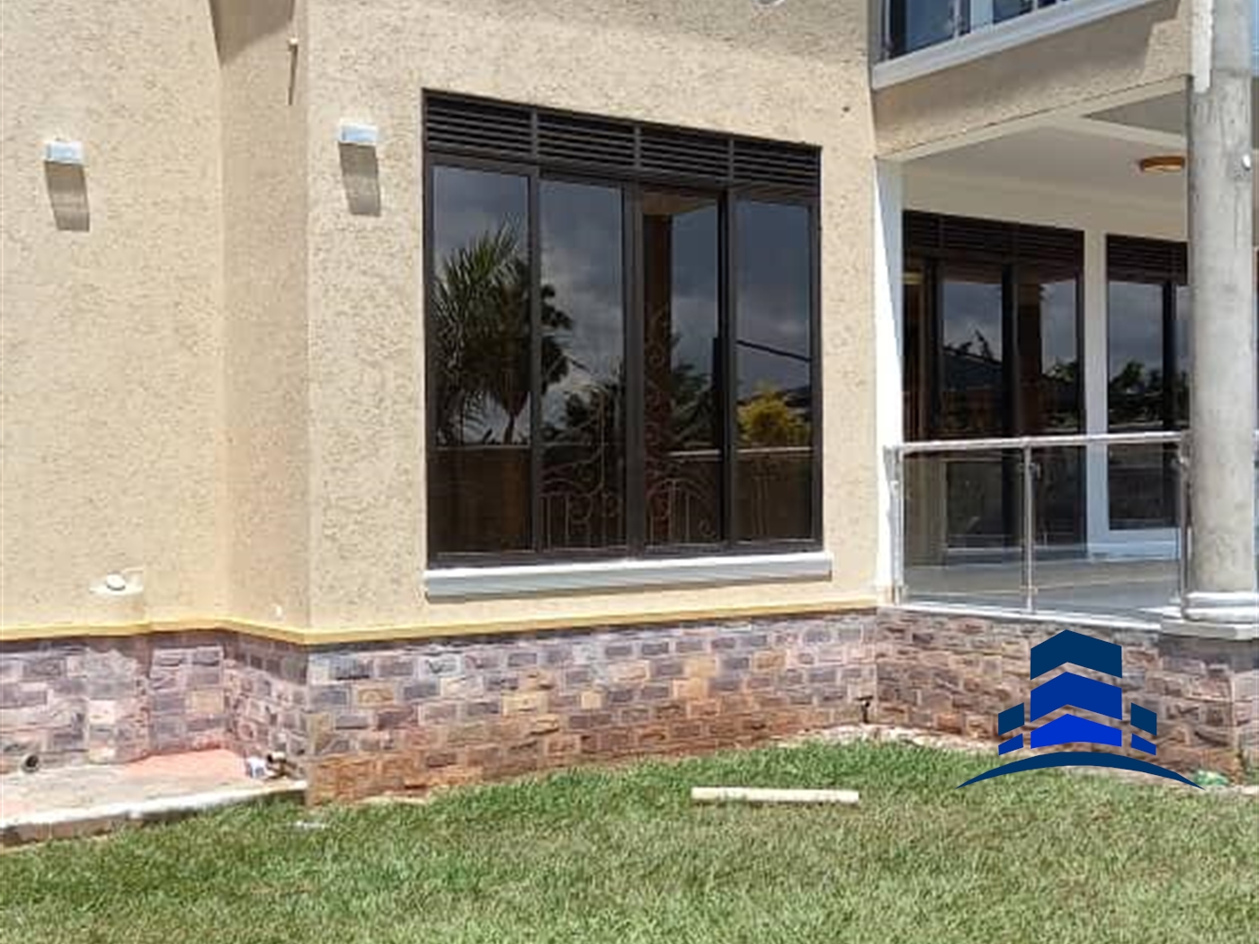 Storeyed house for rent in Munyonyo Kampala