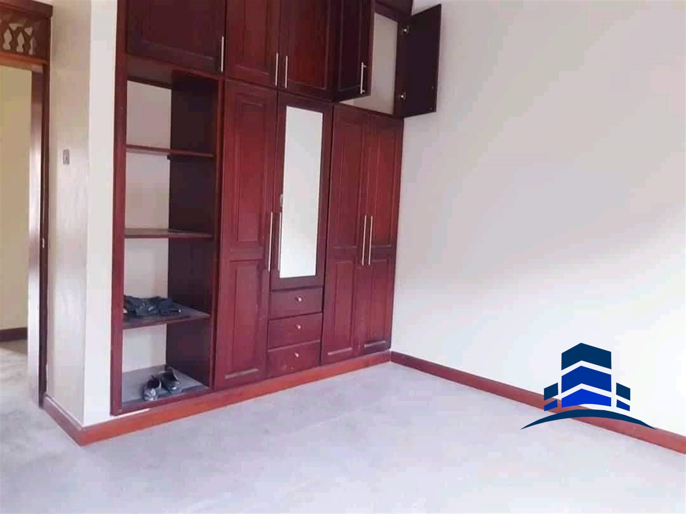 Storeyed house for sale in Kigo Wakiso