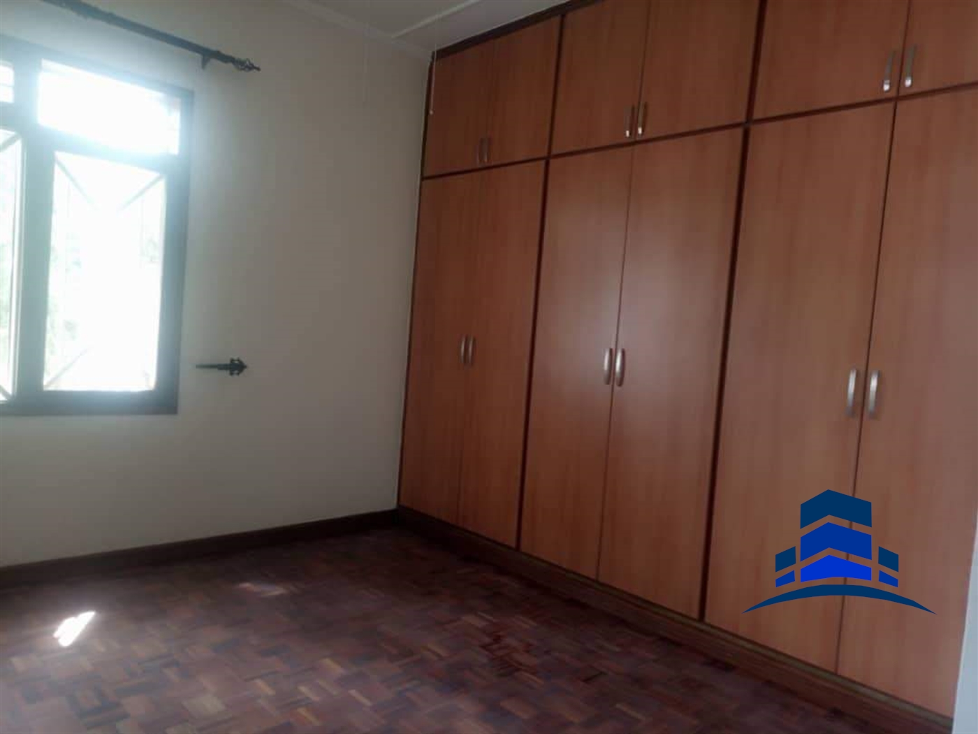 Storeyed house for rent in Bugoloobi Kampala