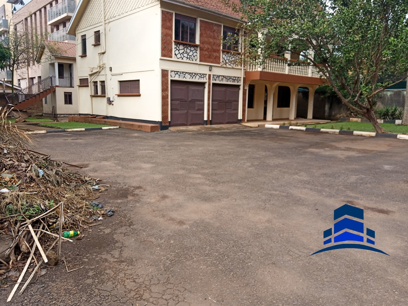 Storeyed house for rent in Bugoloobi Kampala