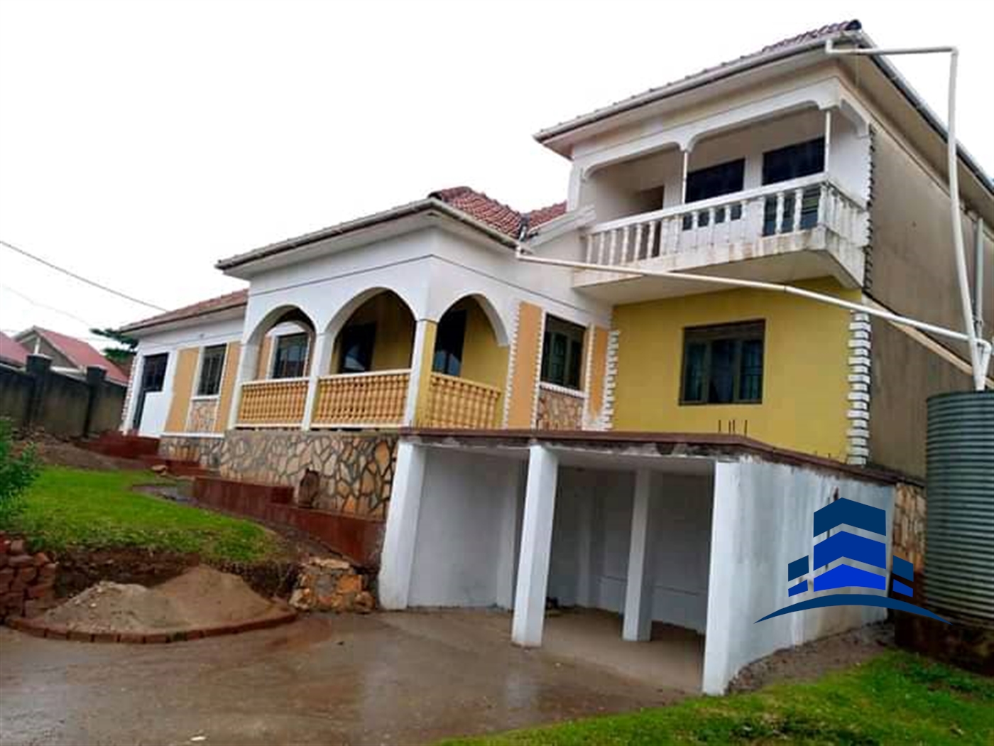 Villa for sale in Nantabulilirwa Wakiso