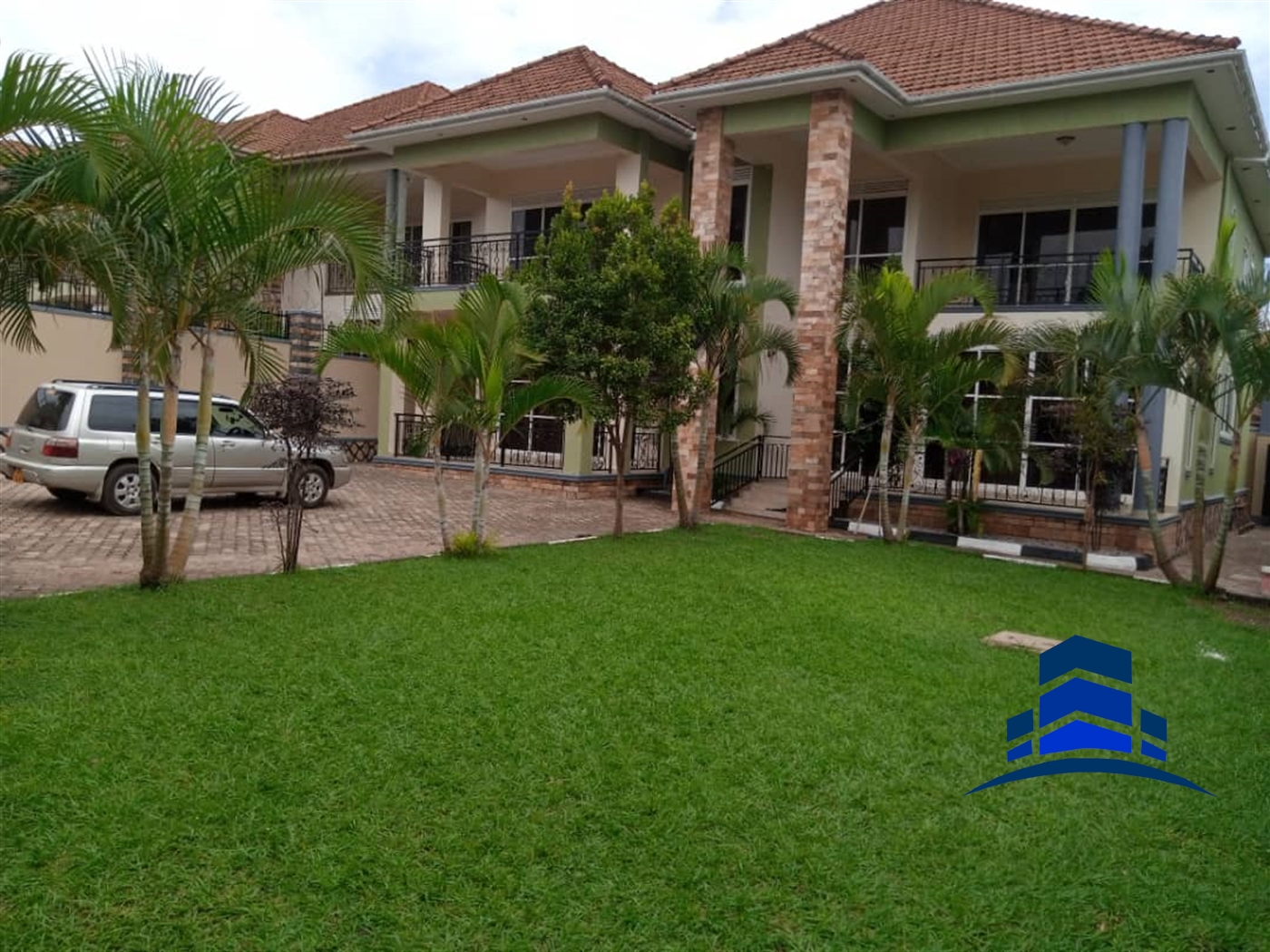 Mansion for sale in Kira Wakiso