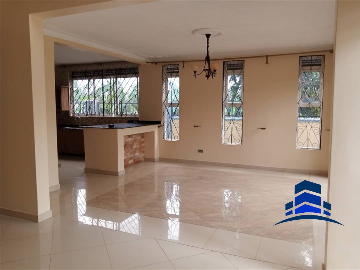 Mansion for sale in Kira Wakiso