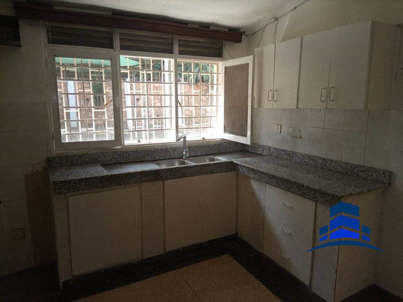 Bungalow for rent in Kansanga Kampala