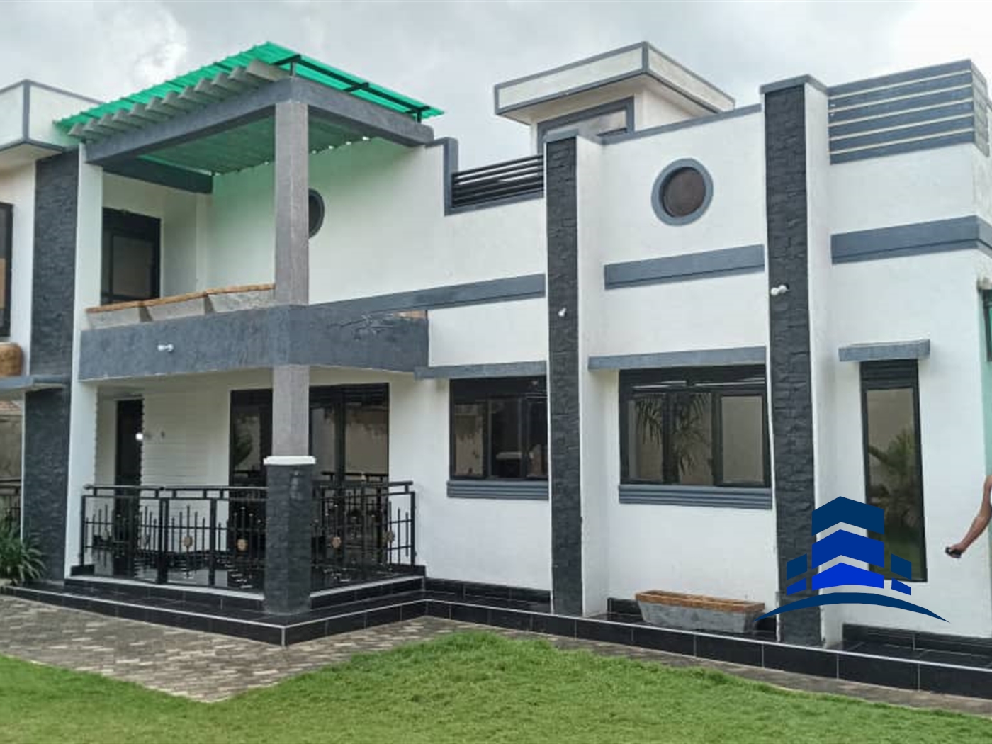 Villa for sale in Ssenge Wakiso