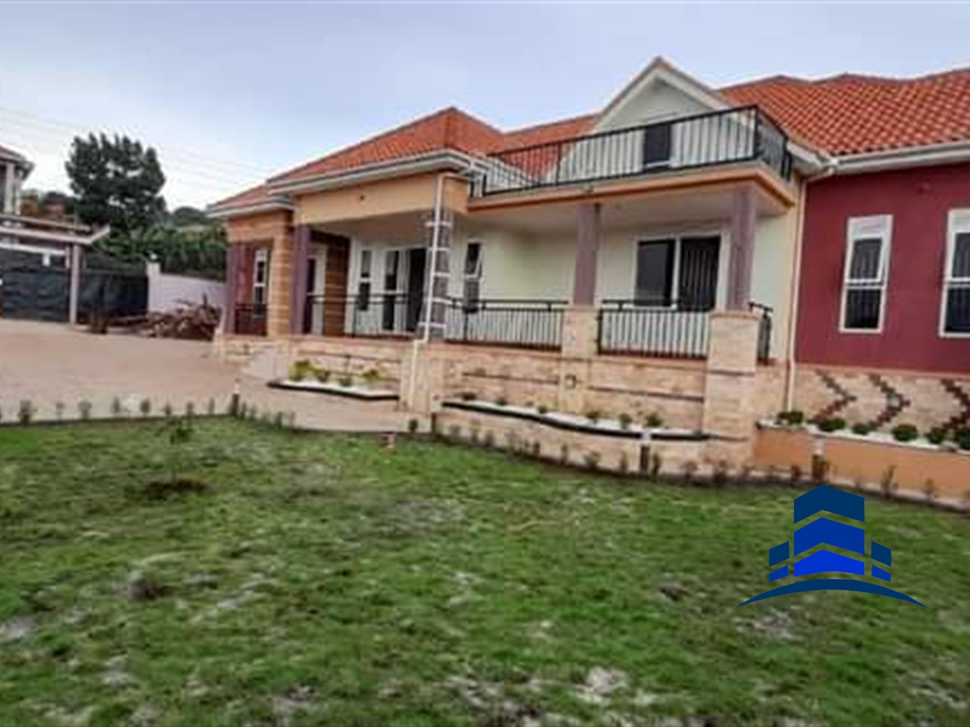 Mansion for sale in Bwebajja Wakiso