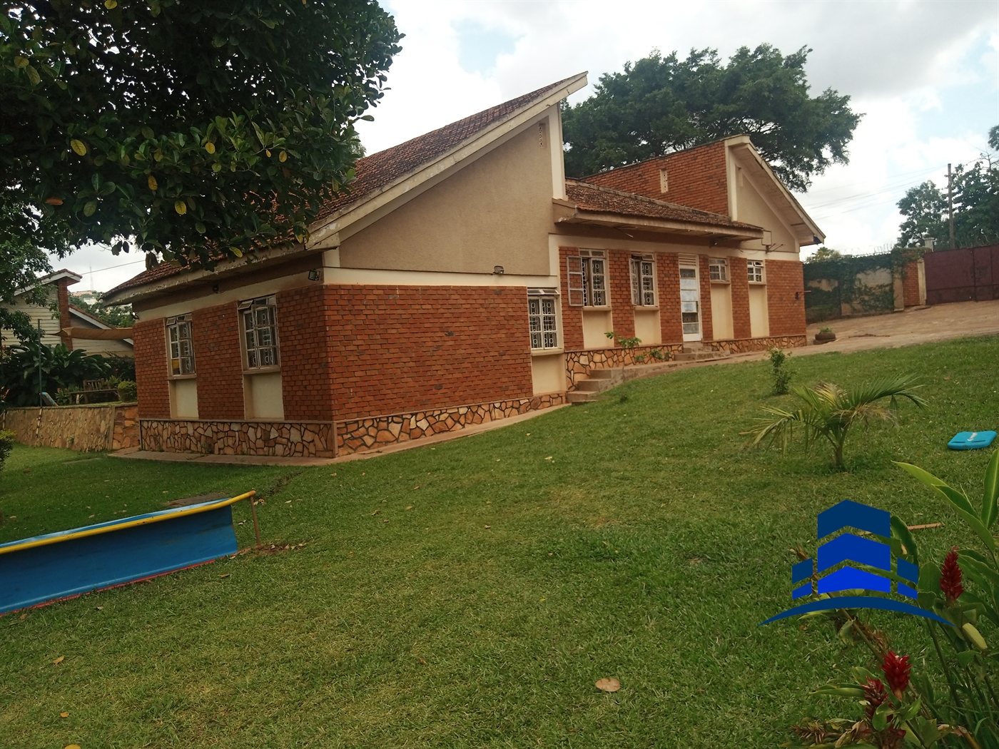 Bungalow for rent in Naguru Kampala