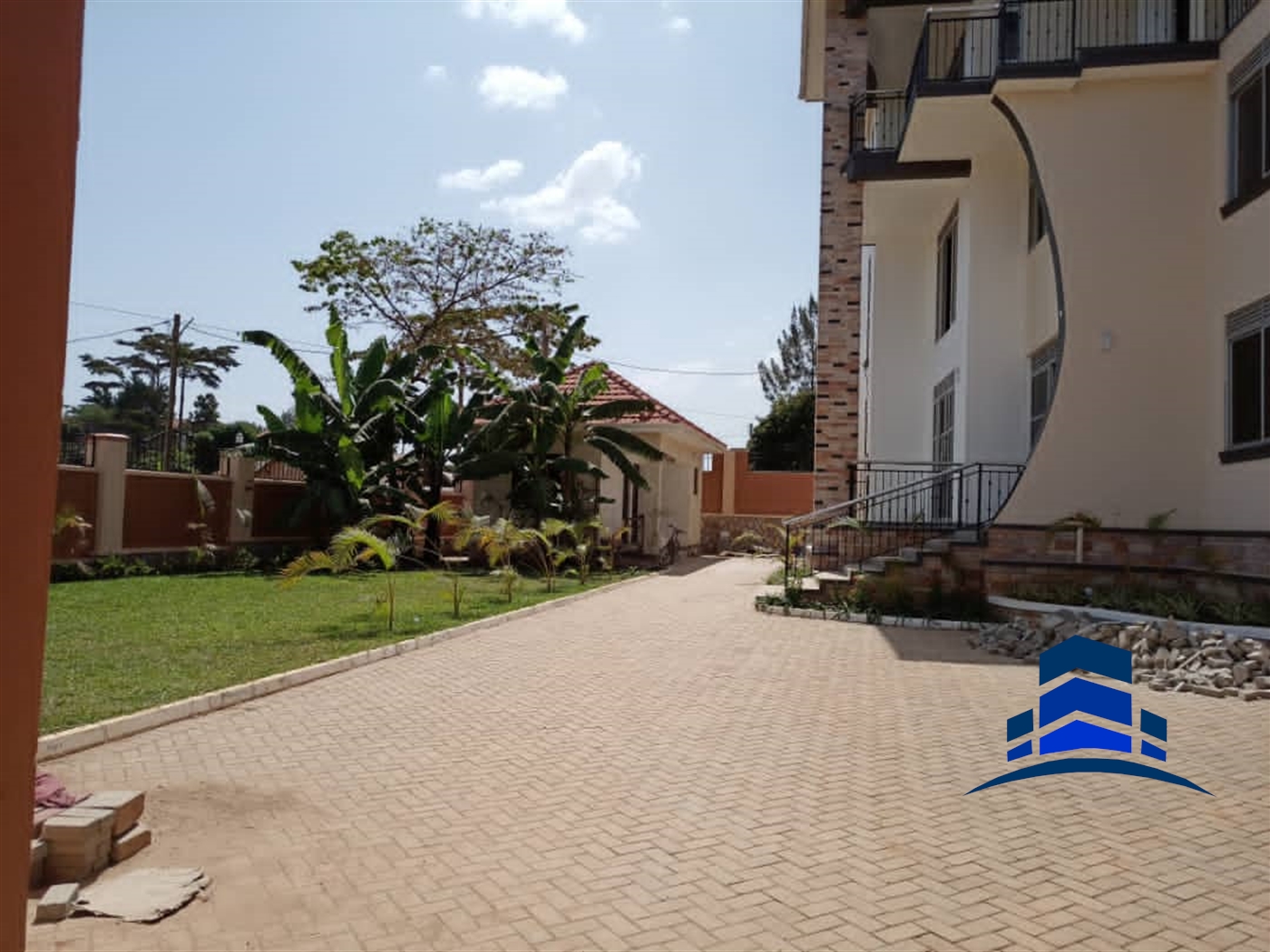 Villa for sale in Munyonyo Kampala